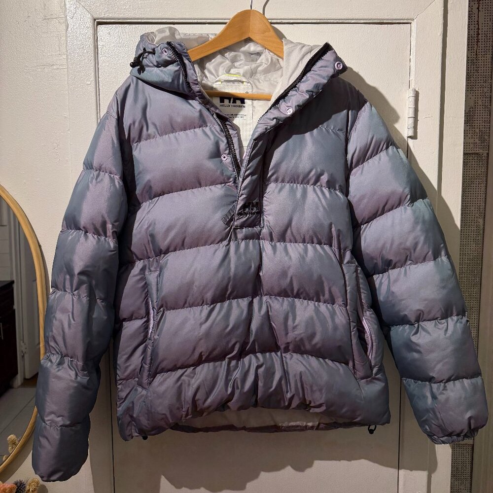 Helly Hansen Puffer Anorak Jacket in Iridescent Gray